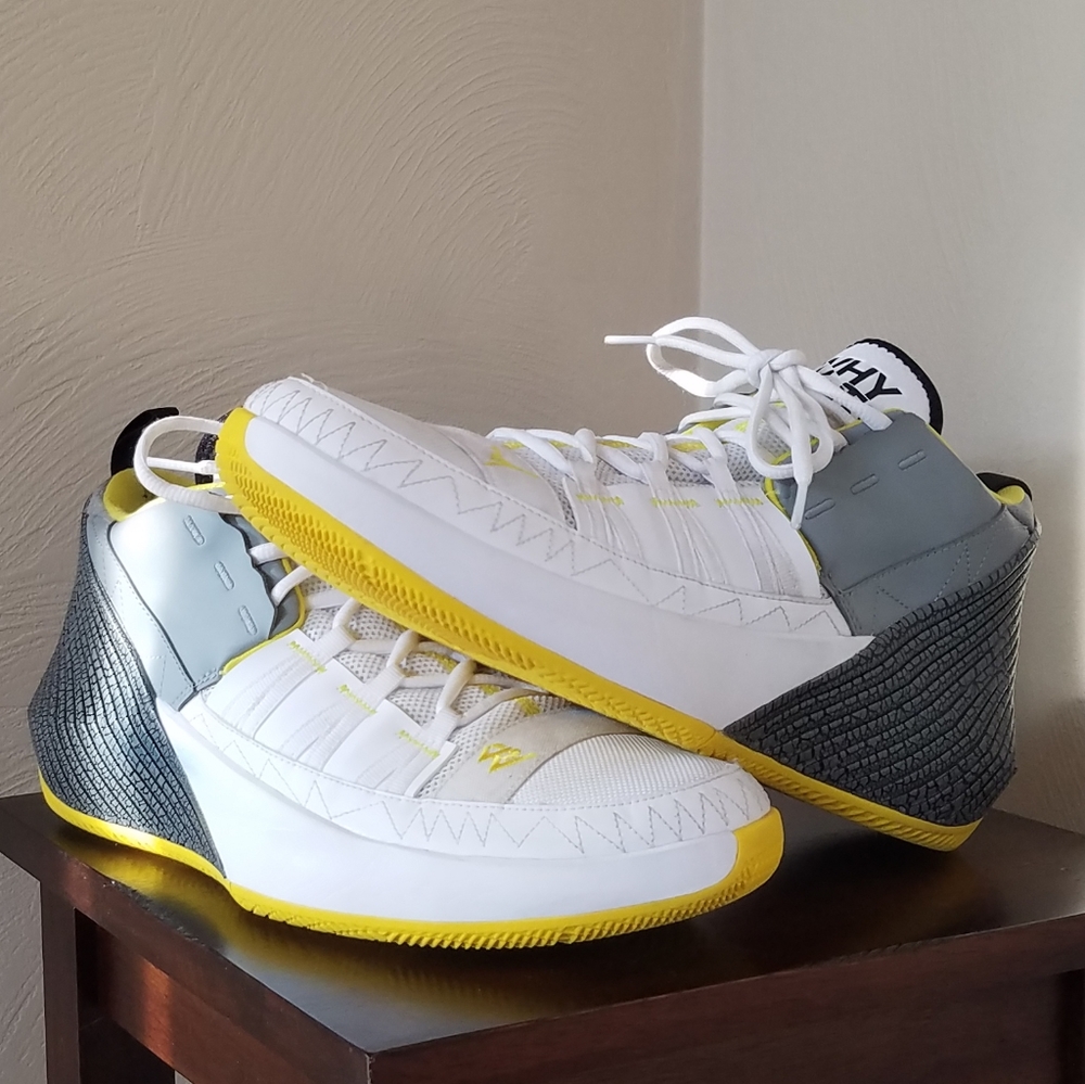 Men's 11.5 Air Jordan Why Not 0.1 basketball shoe